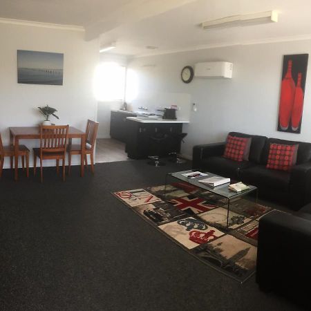 Old Pier Apartments 브리드포트 외부 사진