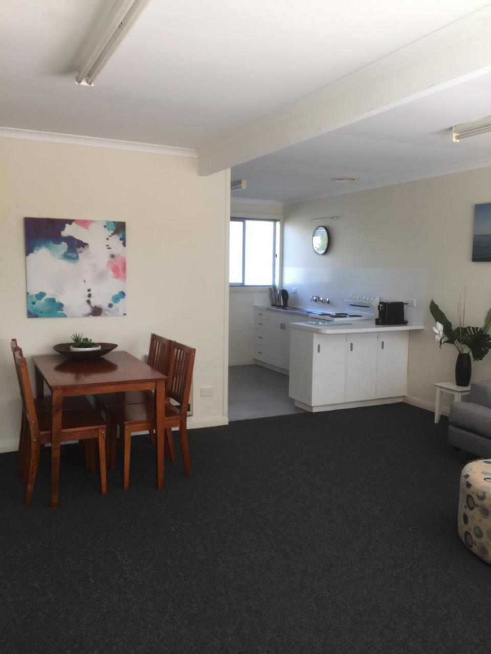 Old Pier Apartments 브리드포트 외부 사진