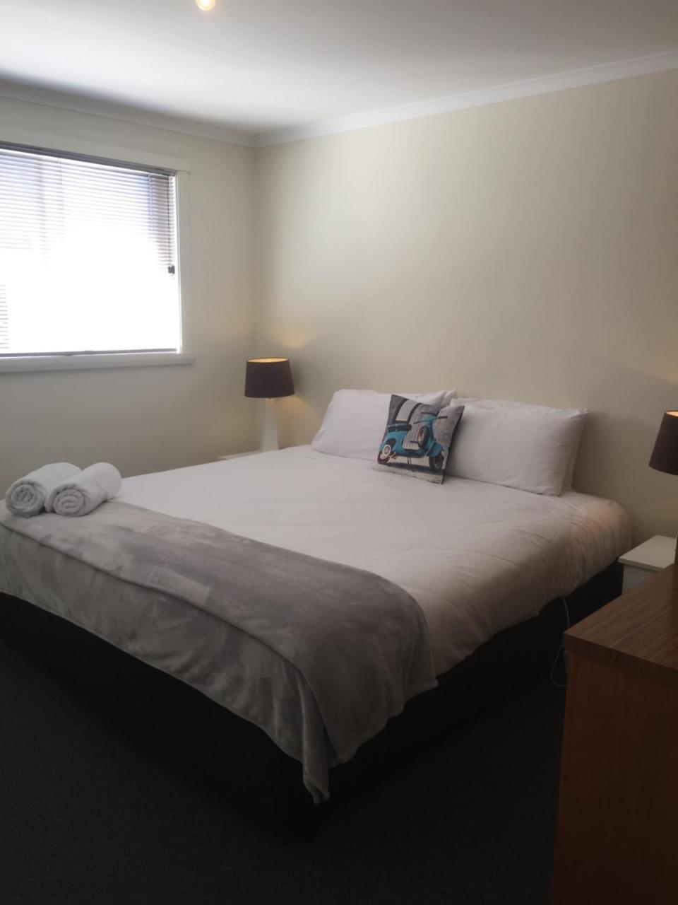 Old Pier Apartments 브리드포트 외부 사진